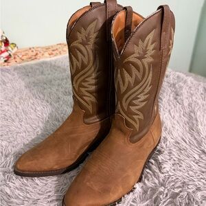 Laredo Tan Western Boots with Embroidered Design